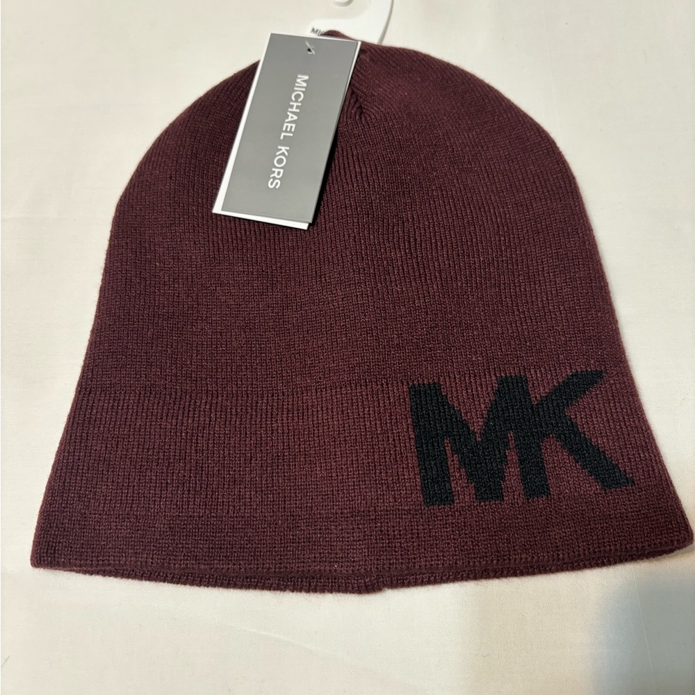 Michael Kors Men’s Reversible Hate. Size O/S. Color Maroon.